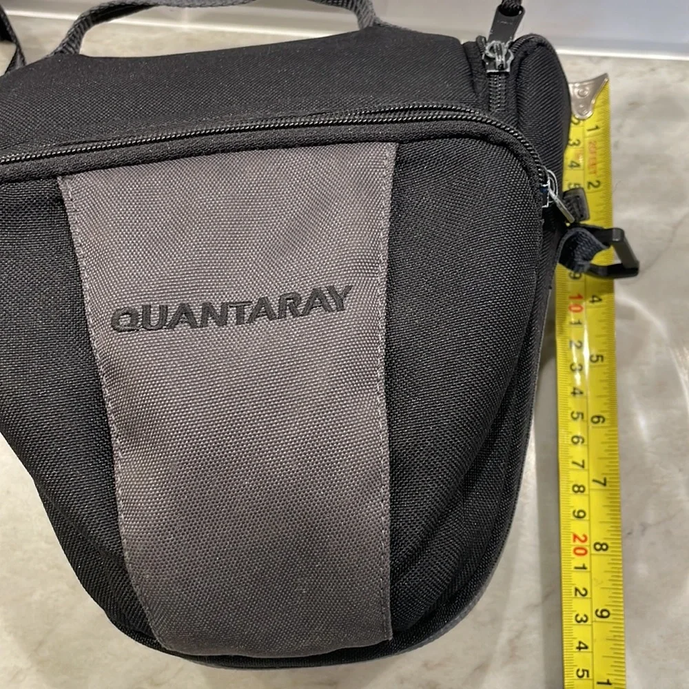 Quantaray Camera case w shoulder strap